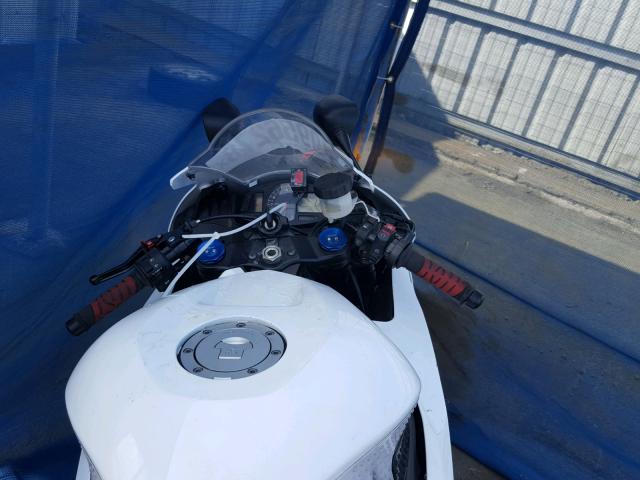 JH2PC4086FK800020 - 2015 HONDA CBR600 RA WHITE photo 5