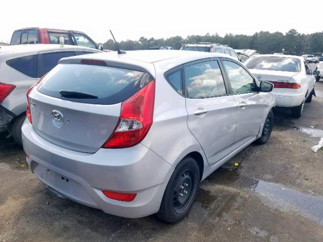 KMHCT5AE9GU269334 - 2016 HYUNDAI ACCENT SE SILVER photo 4