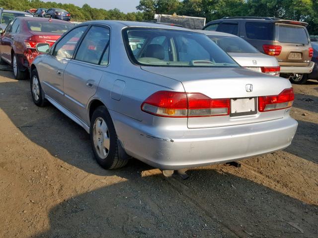 1HGCG16561A023927 - 2001 HONDA ACCORD EX SILVER photo 3