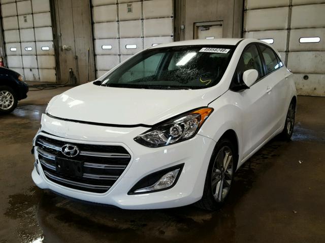 KMHD35LH1GU317422 - 2016 HYUNDAI ELANTRA GT WHITE photo 2