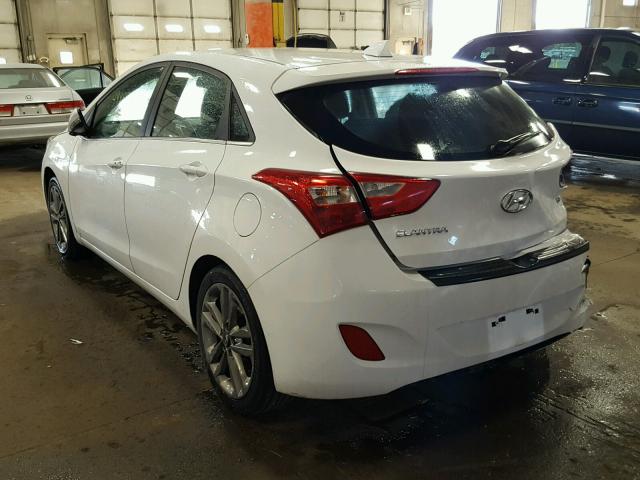 KMHD35LH1GU317422 - 2016 HYUNDAI ELANTRA GT WHITE photo 3