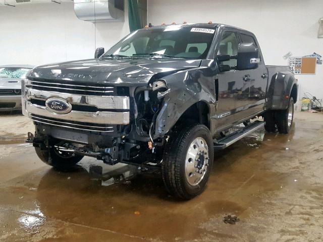 1FT8W4DT9KEE14770 - 2019 FORD F450 SUPER GRAY photo 2