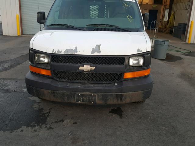 1GCFH15T261268398 - 2006 CHEVROLET EXPRESS G1 WHITE photo 9