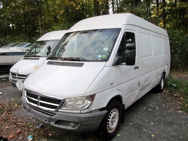 WD0PD744265957998 - 2006 DODGE SPRINTER 2 WHITE photo 2