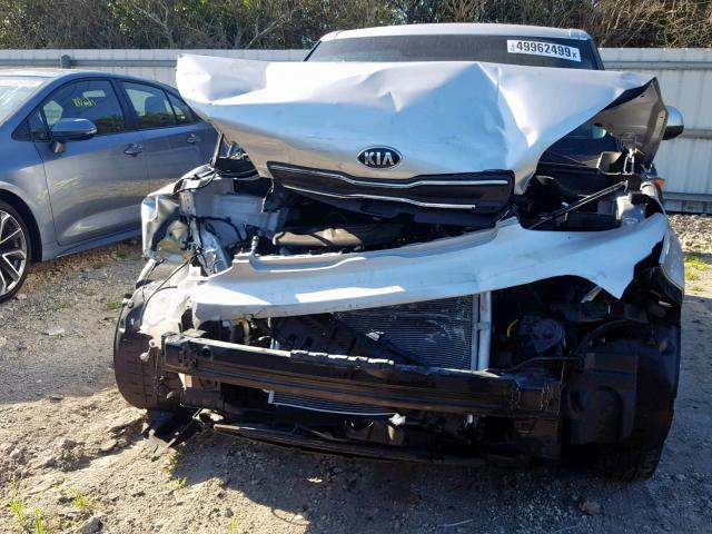 KNDJN2A20J7574107 - 2018 KIA SOUL SILVER photo 9