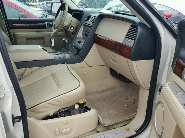5LMFU28565LJ18997 - 2005 LINCOLN NAVIGATOR Krem foto 5