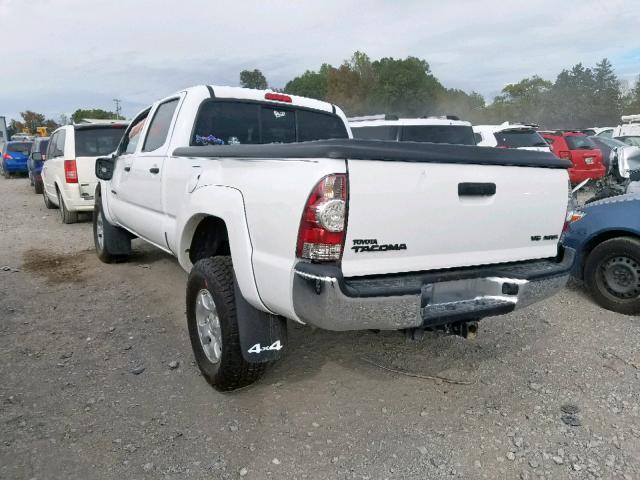 5TEMU4FN9AZ685486 - 2010 TOYOTA TACOMA DOU WHITE photo 3