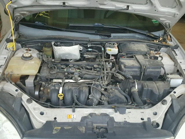 1FAFP34N76W134187 - 2006 FORD FOCUS ZX4 SILVER photo 7