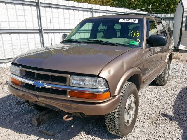 1GNDT13X94K163139 - 2004 CHEVROLET BLAZER BROWN photo 2