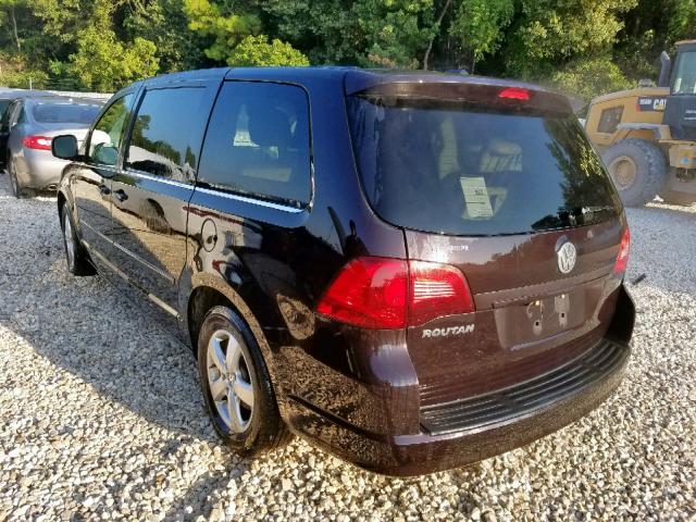 2V4RW3D19AR296188 - 2010 VOLKSWAGEN ROUTAN SE BROWN photo 3