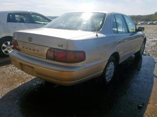 4T1BG12K6TU792706 - 1996 TOYOTA CAMRY DX BEIGE photo 4