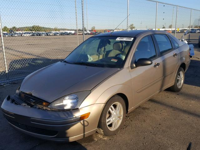1FAHP38ZX4W147583 - 2004 FORD FOCUS ZTS GOLD photo 2