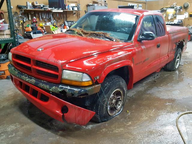 1B7GG22X9YS641731 - 2000 DODGE DAKOTA RED photo 2