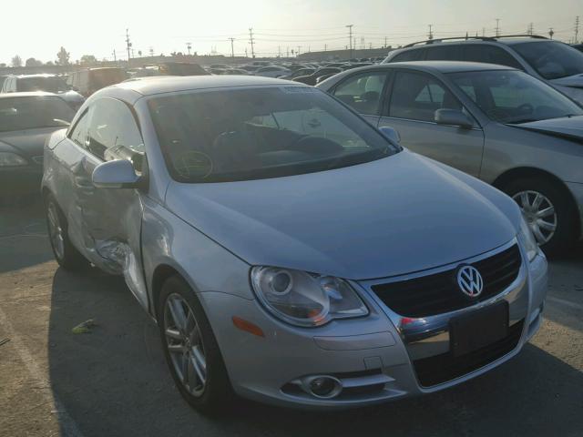 WVWFA71F98V038845 - 2008 VOLKSWAGEN EOS LUX 银色 照片 1