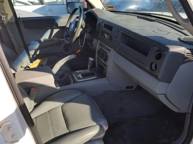 1J8HG48N96C175630 - 2006 JEEP COMMANDER WHITE photo 5