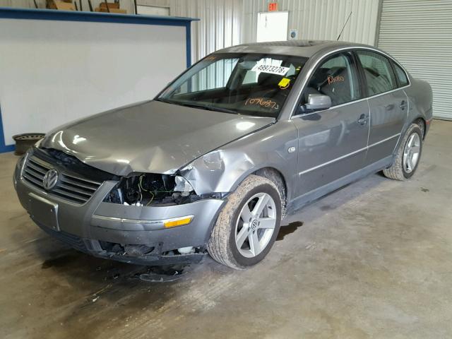 WVWRH63B74P107687 - 2004 VOLKSWAGEN PASSAT GLX GRAY photo 2