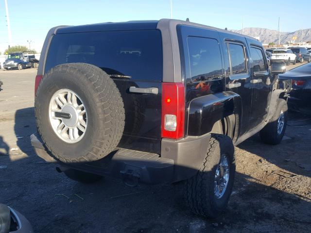 5GTDN136568205258 - 2006 HUMMER H3 BLACK photo 4