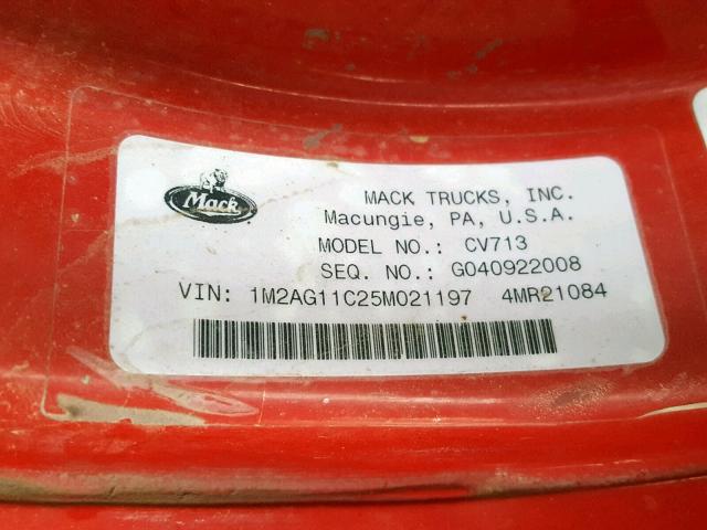 1M2AG11C25M021197 - 2005 MACK 700 CV700 RED photo 10