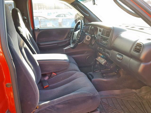 1B7GG22N6YS509315 - 2000 DODGE DAKOTA RED photo 5