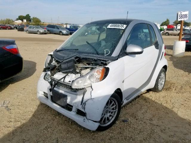 WMEEJ3BA8DK653083 - 2013 SMART FORTWO PUR WHITE photo 2