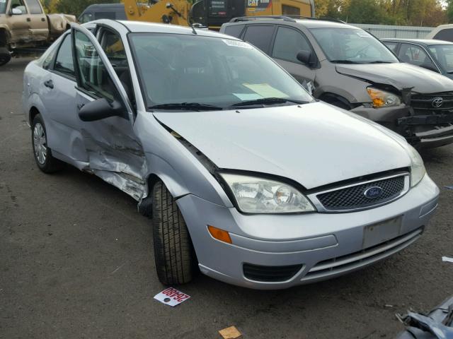 1FAFP34N66W127439 - 2006 FORD FOCUS ZX4 SILVER photo 1