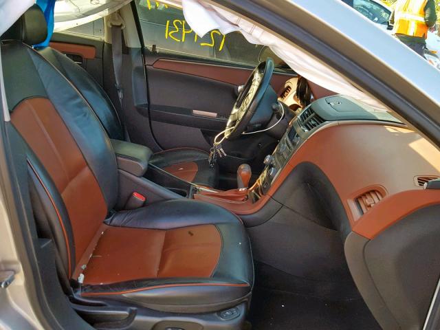 1G1ZK57748F233527 - 2008 CHEVROLET MALIBU LTZ 银色 照片 5