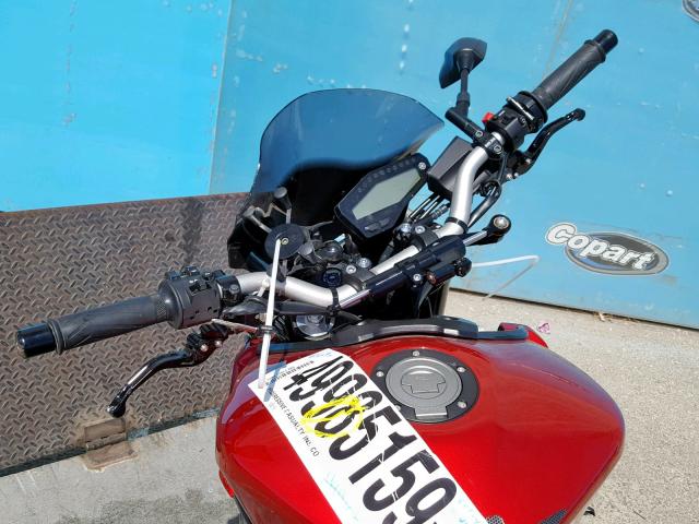 JYARN53Y8HA000076 - 2017 YAMAHA FZ09 C RED photo 5