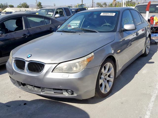 WBANA53585B861877 - 2005 BMW 525 I GRAY photo 2