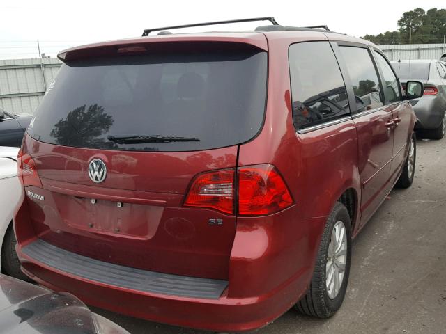 2C4RVABG7CR390663 - 2012 VOLKSWAGEN ROUTAN SE BURGUNDY photo 4