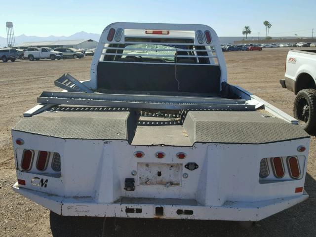 1GTJK33244F217390 - 2004 GMC NEW SIERRA WHITE photo 9