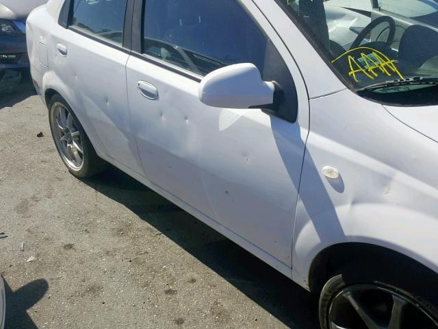 KL1TD526X5B477053 - 2005 CHEVROLET AVEO BASE 白色 照片 9