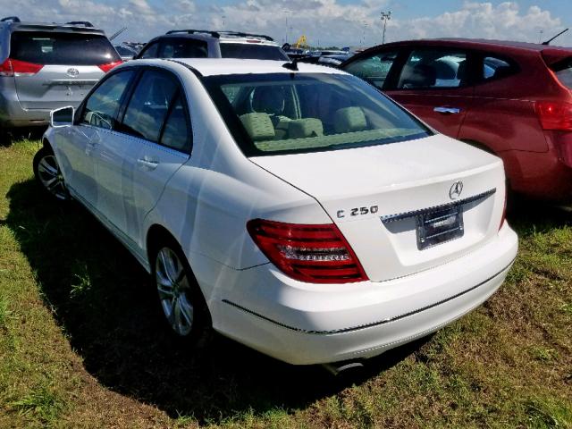 WDDGF4HB2DA770720 - 2013 MERCEDES-BENZ C 250 WHITE photo 3