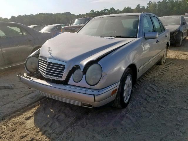 WDBJF65F5WA673094 - 1998 MERCEDES-BENZ E 320 GRAY photo 2