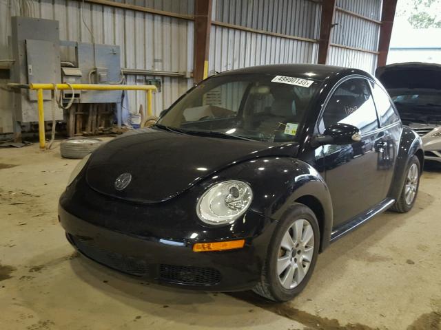 3VWPW31CX8M522681 - 2008 VOLKSWAGEN NEW BEETLE BLACK photo 2