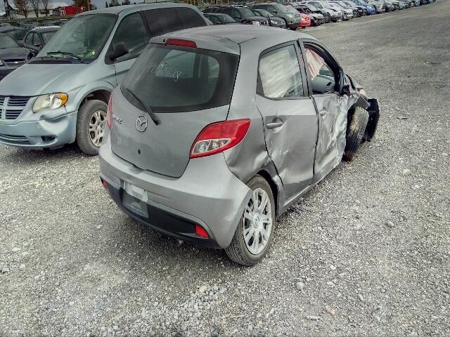 JM1DE1KY2C0138025 - 2012 MAZDA MAZDA2 GRAY photo 4