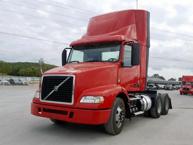 4V4MC9EGXEN166690 - 2014 VOLVO VN VNM RED photo 2