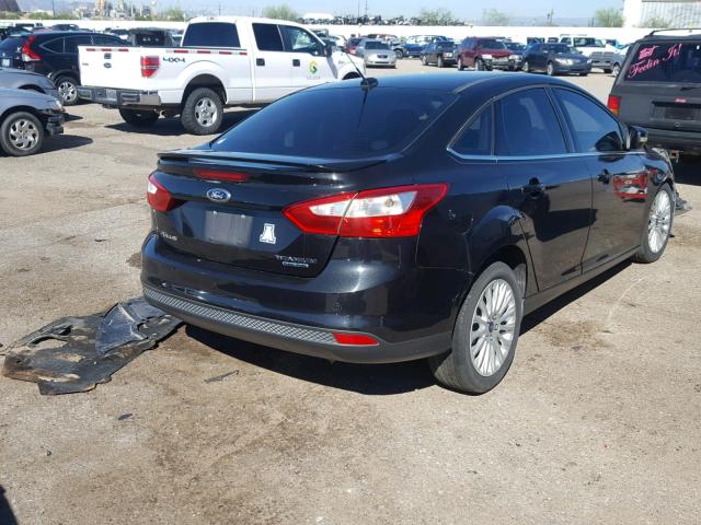 1FAHP3J28CL477672 - 2012 FORD FOCUS TITA BLACK photo 4