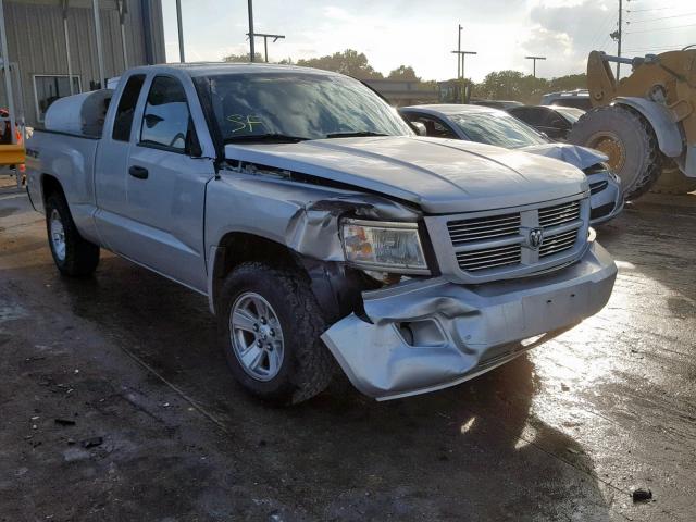 1D7HE32K08S520158 - 2008 DODGE DAKOTA SXT SILVER photo 1