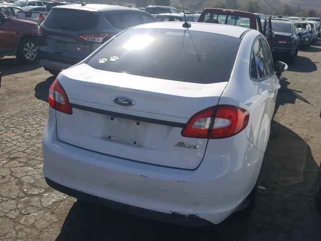 3FADP4AJXBM228895 - 2011 FORD FIESTA S WHITE photo 4