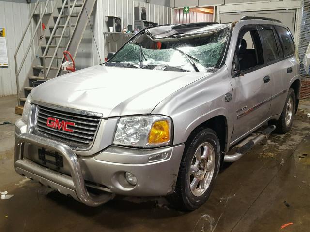 1GKDT13S262317999 - 2006 GMC ENVOY SILVER photo 2