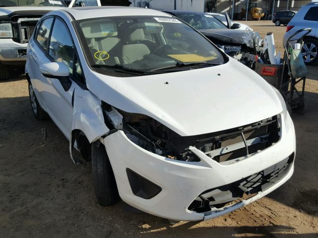 3FADP4EJ2DM129579 - 2013 FORD FIESTA SE WHITE photo 1