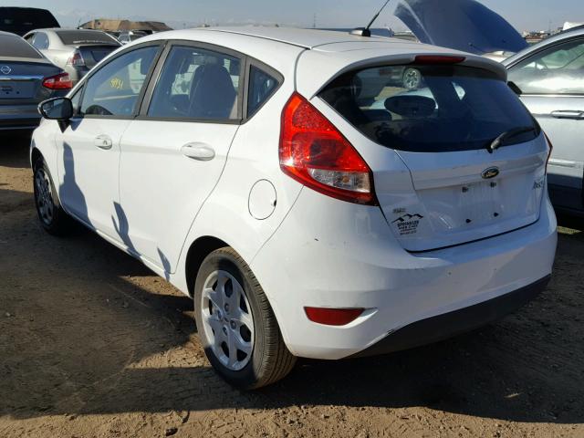 3FADP4EJ2DM129579 - 2013 FORD FIESTA SE WHITE photo 3