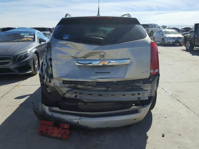 3GYFNGE39DS566884 - 2013 CADILLAC SRX LUXURY GOLD photo 9