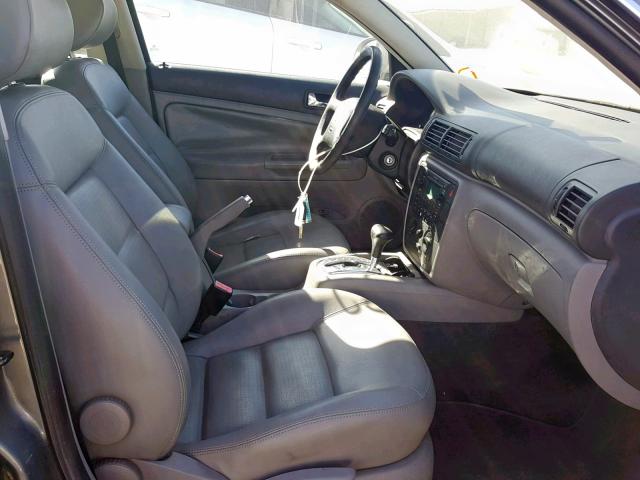 WVWNE63B45E124872 - 2005 VOLKSWAGEN PASSAT GL GRAY photo 5