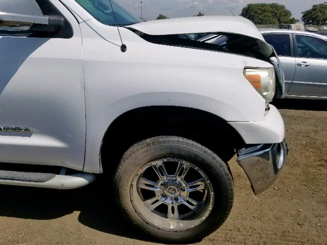 5TFEM5F11BX025278 - 2011 TOYOTA TUNDRA CRE WHITE photo 9