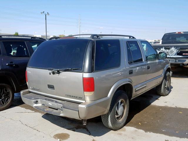 1GNDT13W012184111 - 2001 CHEVROLET BLAZER SILVER photo 4