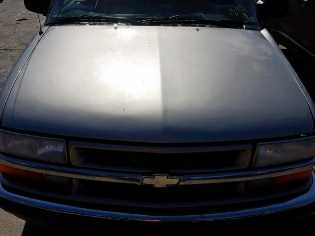 1GNDT13W012184111 - 2001 CHEVROLET BLAZER SILVER photo 7