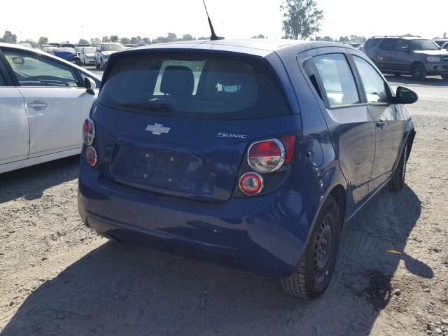 1G1JA6SGXD4108180 - 2013 CHEVROLET SONIC LS BLUE photo 4