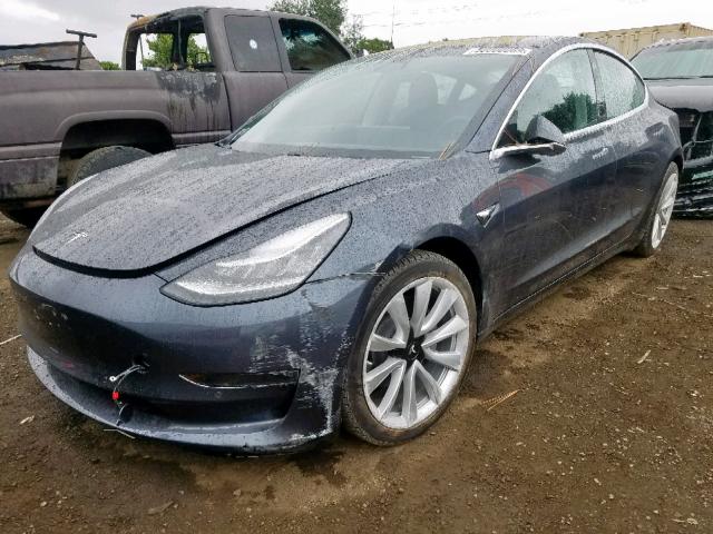 5YJ3E1EA4JF046441 - 2018 TESLA MODEL 3 GRAY photo 2