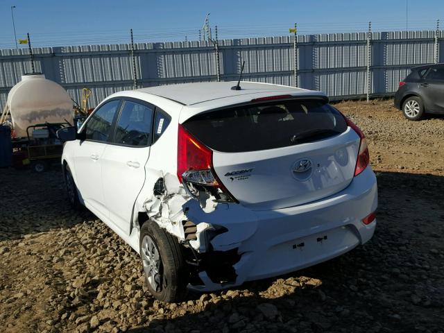 KMHCT5AEXGU277457 - 2016 HYUNDAI ACCENT SE WHITE photo 3